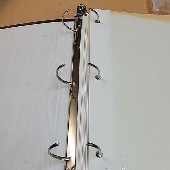 2 large photo albums with self stick/magnetic sleeves - Picture 11 of 14